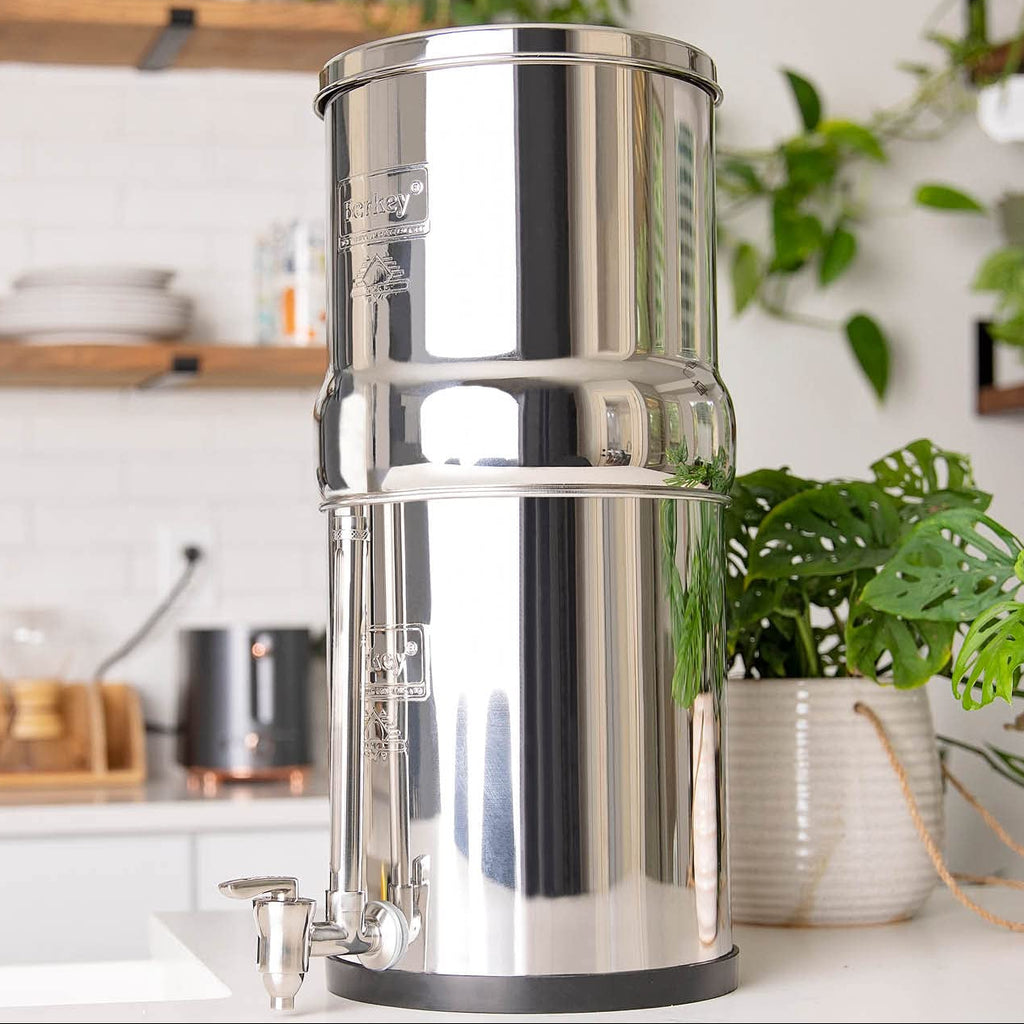 Big Berkey Gravity - Fed Water Filter System with 2 Black Berkey Elements Plus Deluxe 7" Stainless Steel Water View Spigot - Fredhappy